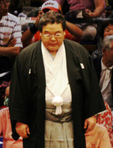鏡山親方(元多賀竜)