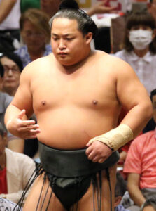 翠富士(伊勢ヶ濱部屋・東十両七枚目)