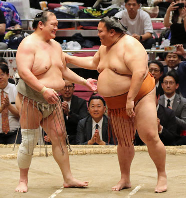 北勝富士と御嶽海