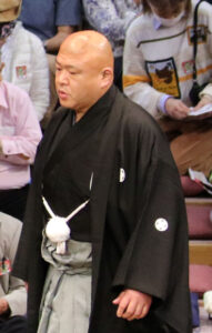 藤島親方(元武双山)