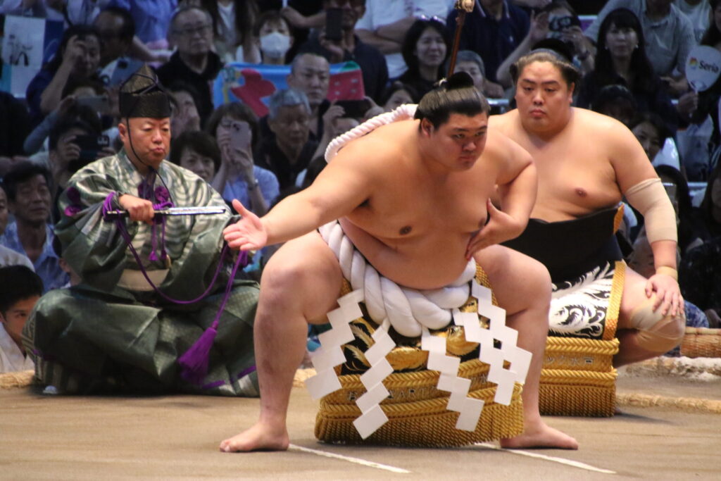 大の里