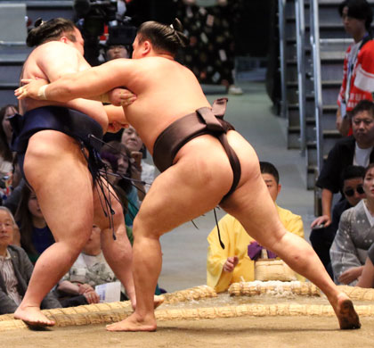 霧島豪ノ山に完勝