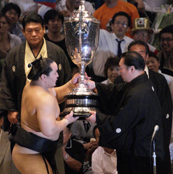 優勝朝青龍