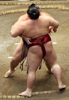 大の里、隆の勝を圧倒